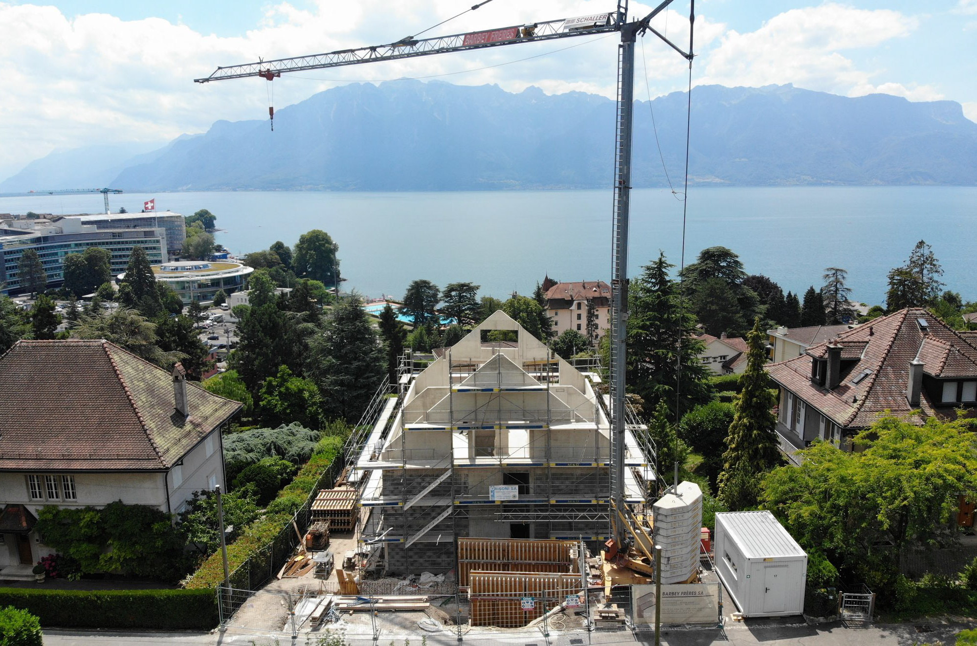 chantier-démolition et construction d'un immeuble de 3 appartements à corseaux - vaud